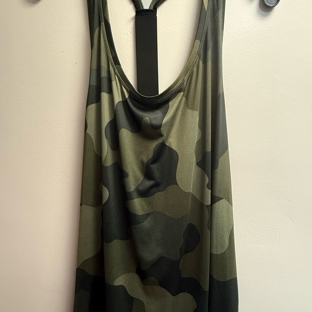 2/$29 on $29 Tops. NWOT Livi Active by Lane Bryant Camo Racerback Tank 14/16